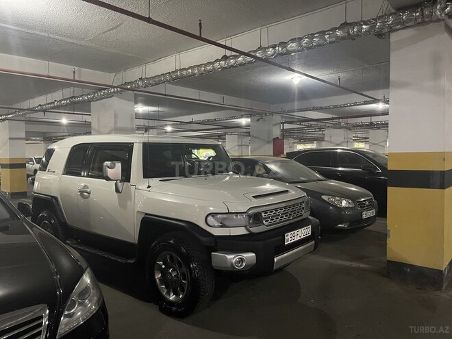 Toyota FJ Cruiser 2014, 88,000 km - 4.0 л - Bakı