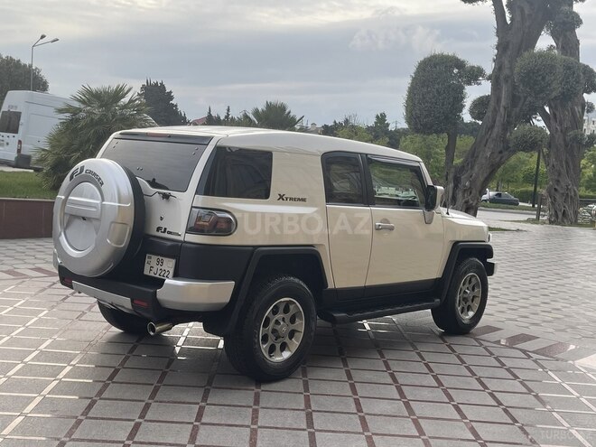 Toyota FJ Cruiser 2014, 88,000 km - 4.0 л - Bakı