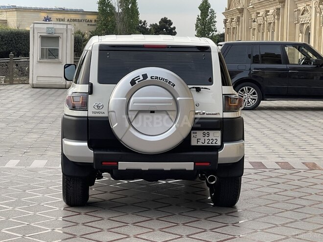 Toyota FJ Cruiser 2014, 88,000 km - 4.0 л - Bakı