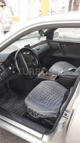 Mercedes E 240 2000, 379,000 km - 2.6 l - Bakı