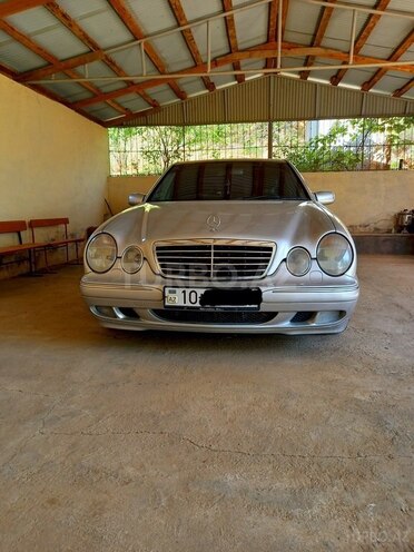 Mercedes E 240 1999, 160,000 km - 2.4 л - Yardımlı
