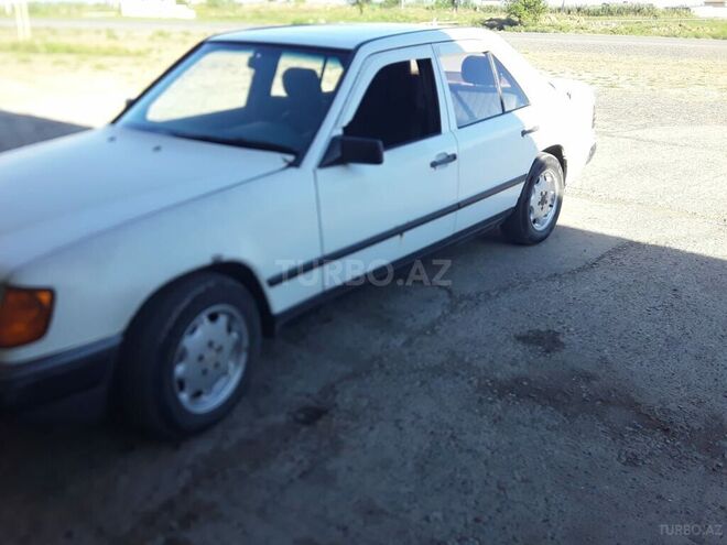 Mercedes E 200 1987, 680,450 km - 2.0 l - Biləsuvar