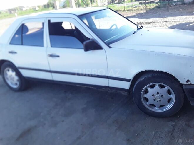 Mercedes E 200 1987, 680,450 km - 2.0 l - Biləsuvar