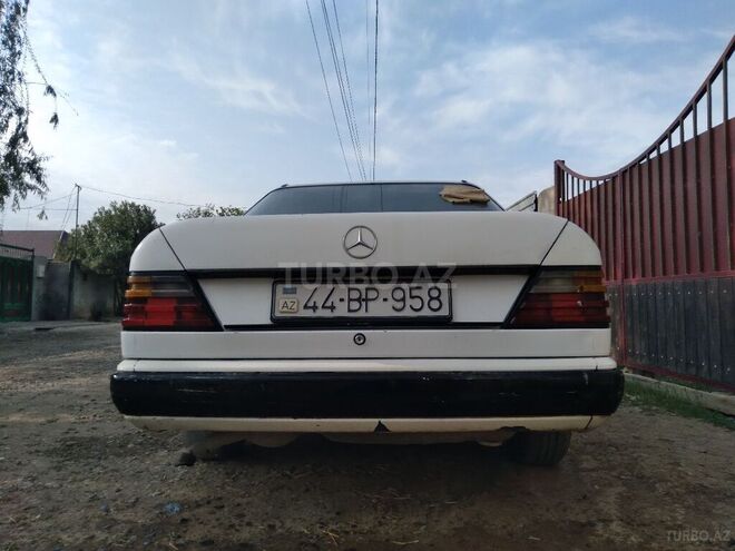 Mercedes E 200 1987, 680,450 km - 2.0 l - Biləsuvar