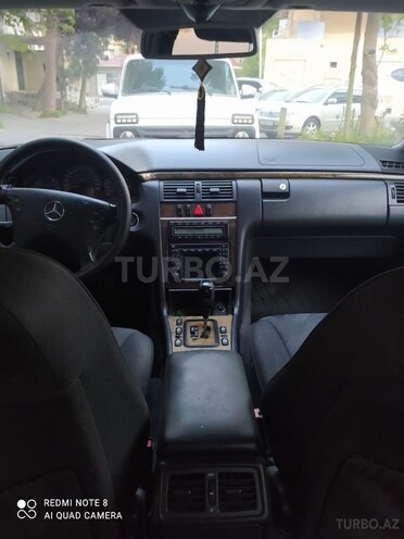 Mercedes E 240 2001, 304,000 km - 2.4 l - Bakı