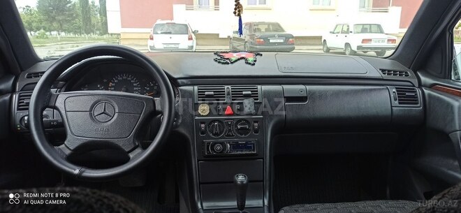 Mercedes E 240 1998, 399,000 km - 2.4 l - Sumqayıt