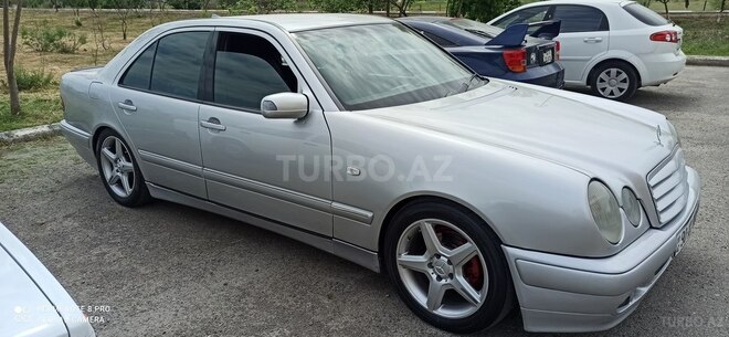 Mercedes E 240 1998, 399,000 km - 2.4 l - Sumqayıt