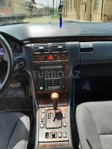 Mercedes E 240 2000, 277,000 km - 2.4 l - Tovuz