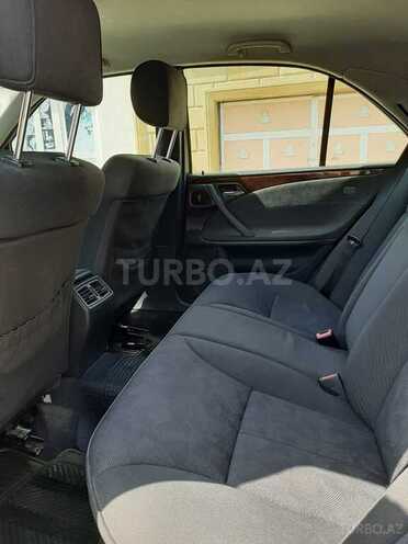 Mercedes E 240 2000, 277,000 km - 2.4 l - Tovuz