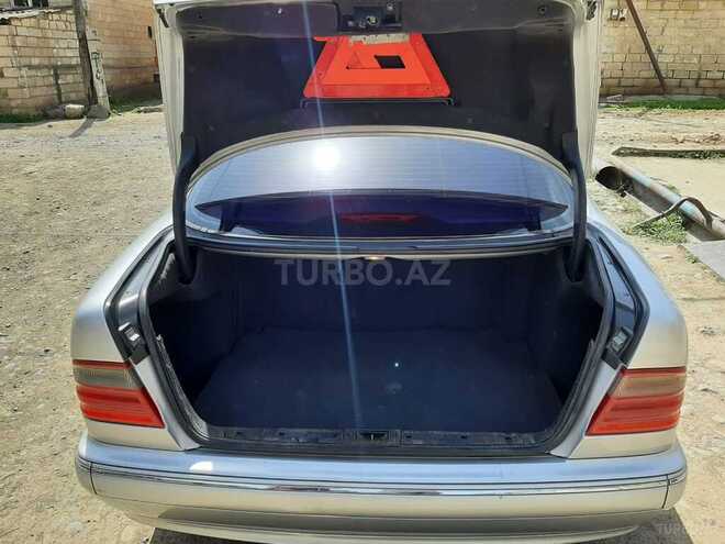 Mercedes E 240 2000, 277,000 km - 2.4 l - Tovuz