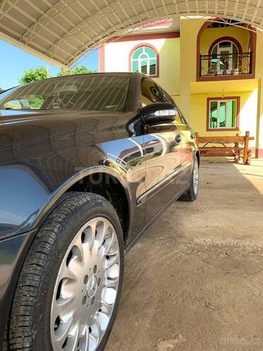Mercedes E 240 2002, 297,000 km - 2.6 l - Masallı