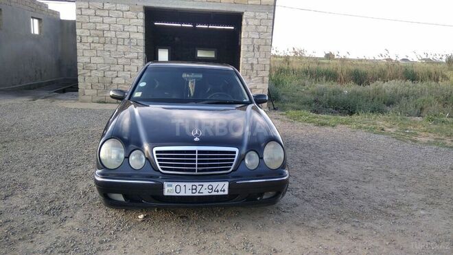 Mercedes E 270 1999, 458,568 km - 2.7 l - Biləsuvar
