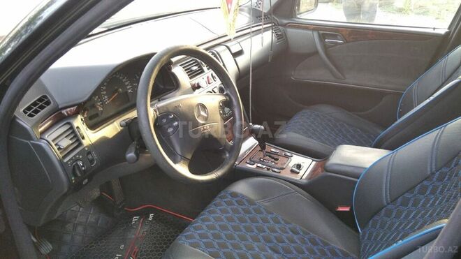 Mercedes E 270 1999, 458,568 km - 2.7 l - Biləsuvar