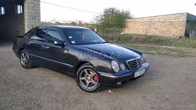 Mercedes E 270 1999, 458,568 km - 2.7 l - Biləsuvar
