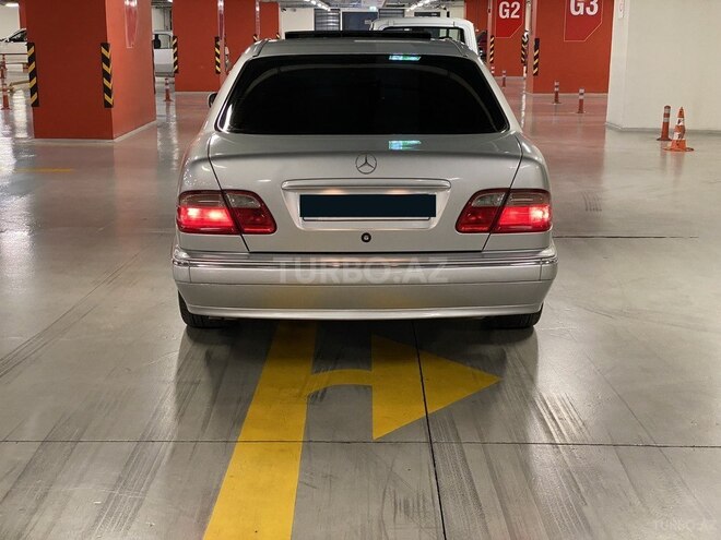 Mercedes E 240 2000, 235,786 km - 2.4 l - Gəncə