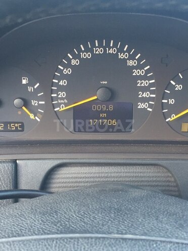Mercedes E 240 2000, 170,000 km - 2.6 l - Bakı