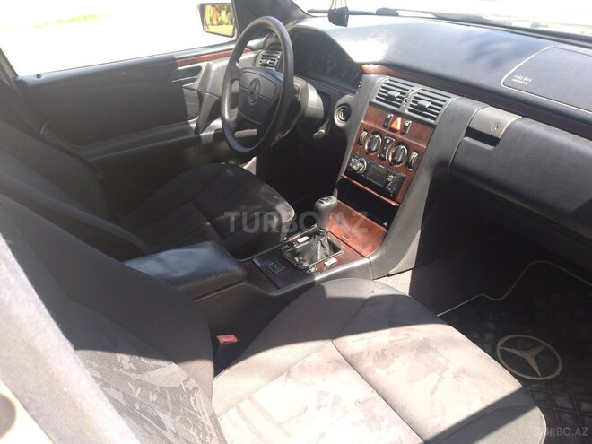 Mercedes E 200 1997, 284,444 km - 2.0 l - Gəncə