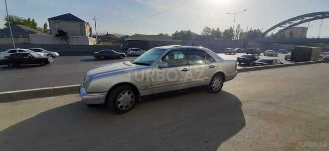 Mercedes E 220 1998, 350,000 km - 2.2 l - Bakı