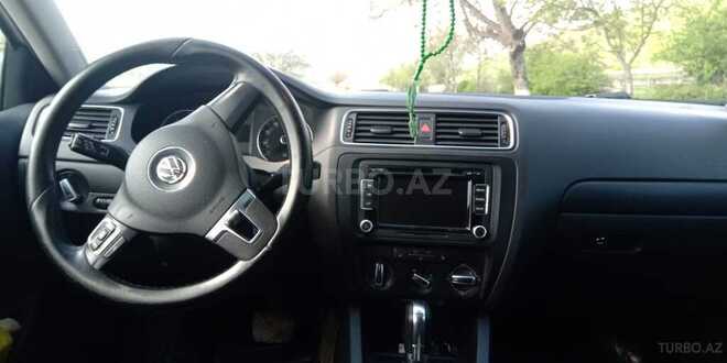 Volkswagen Jetta 2012, 99,644 km - 2.5 л - Qusar
