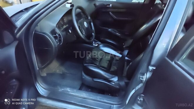 Volkswagen Jetta 2003, 257,330 km - 1.8 л - Bakı