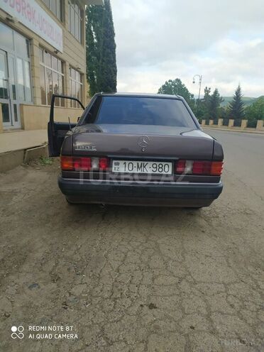 Mercedes 190 1992, 336,000 km - 2.0 л - Yardımlı