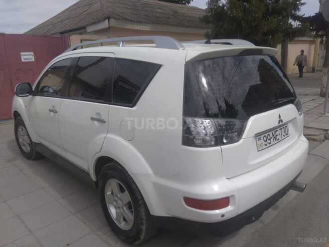Mitsubishi Outlander 2009, 214,284 km - 2.4 l - Xaçmaz