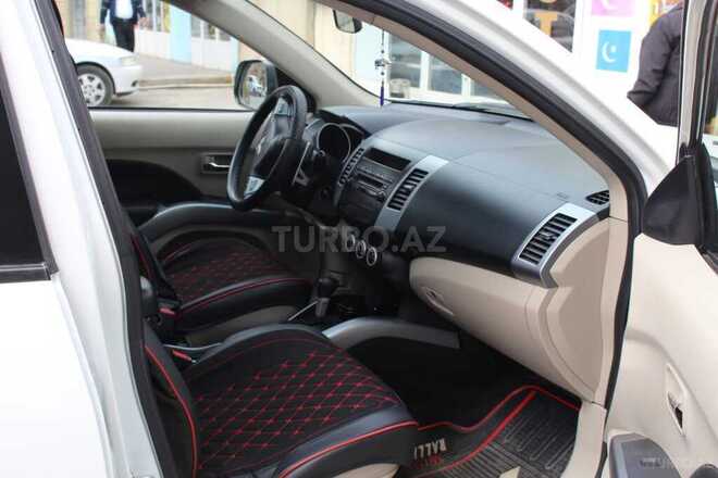 Mitsubishi Outlander 2009, 214,284 km - 2.4 l - Xaçmaz