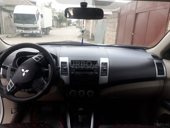 Mitsubishi Outlander 2009, 214,284 km - 2.4 l - Xaçmaz