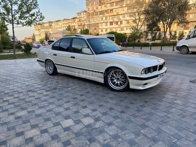 BMW 535 1993, 300,777 km - 3.5 l - Bakı