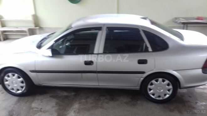 Opel Vectra 1998, 298,500 km - 1.6 л - Bakı