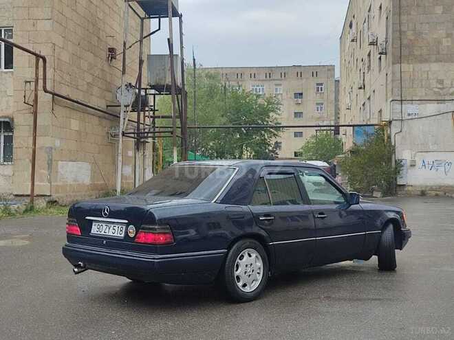 Mercedes E 220 1994, 404,000 km - 2.2 l - Bakı