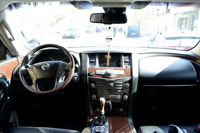 Nissan Patrol 2010, 155,000 km - 5.6 l - Bakı