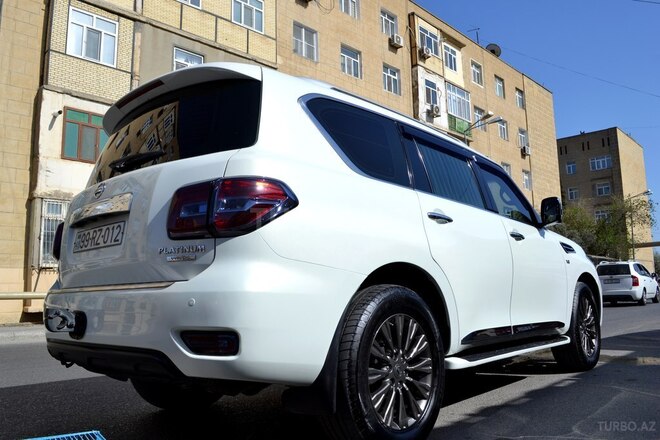 Nissan Patrol 2010, 155,000 km - 5.6 l - Bakı