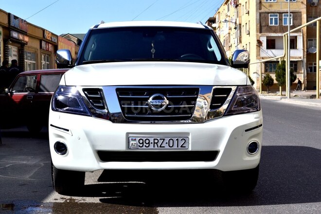 Nissan Patrol 2010, 155,000 km - 5.6 l - Bakı