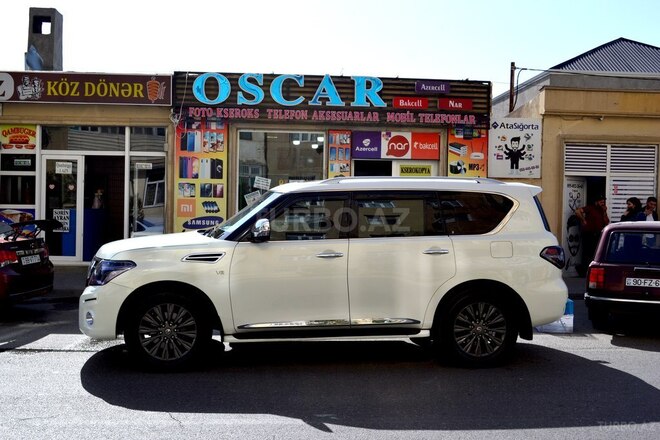 Nissan Patrol 2010, 155,000 km - 5.6 l - Bakı