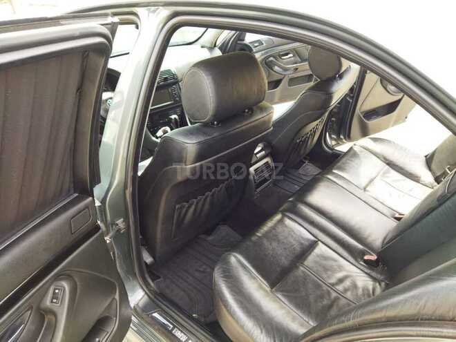BMW 525 2002, 300,000 km - 2.5 l - Bakı