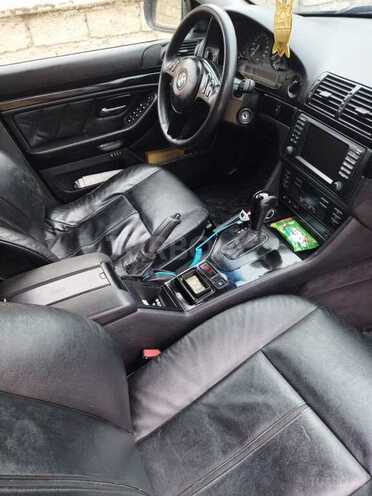 BMW 525 2002, 300,000 km - 2.5 l - Bakı