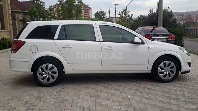 Opel Astra 2010, 149,000 km - 1.3 л - Bakı