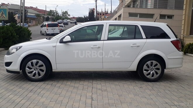 Opel Astra 2010, 149,000 km - 1.3 л - Bakı