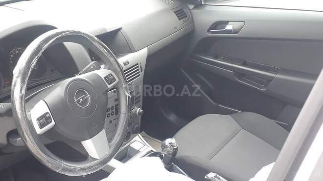 Opel Astra 2010, 149,000 km - 1.3 л - Bakı
