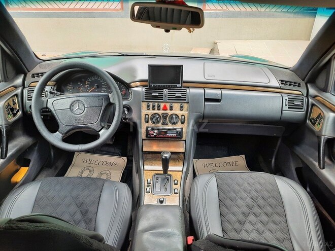 Mercedes E 230 1996, 247,000 km - 2.3 l - Bakı