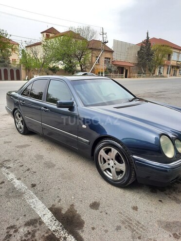 Mercedes E 230 1996, 247,000 km - 2.3 l - Bakı