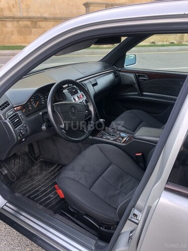 Mercedes E 200 1998, 191,000 km - 2.0 l - Bakı