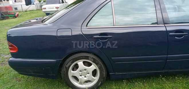 Mercedes E 220 2001, 520,500 km - 2.2 l - Balakən
