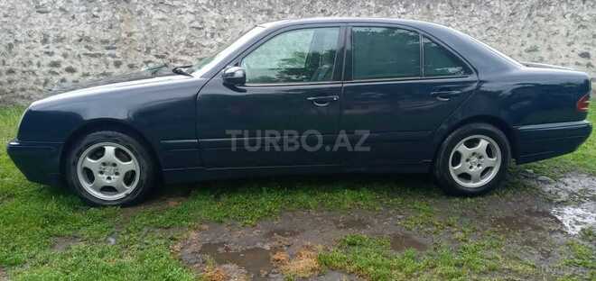 Mercedes E 220 2001, 520,500 km - 2.2 l - Balakən