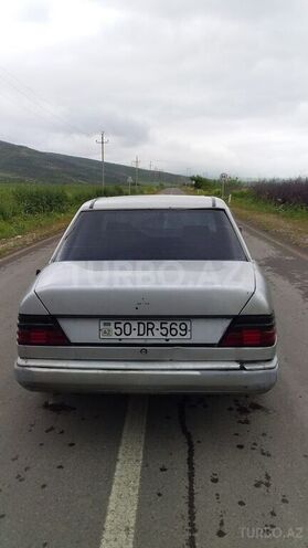 Mercedes E 250 1989, 470,000 km - 2.5 l - İsmayıllı