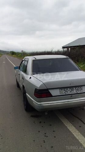 Mercedes E 250 1989, 470,000 km - 2.5 l - İsmayıllı
