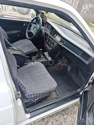 Mercedes 190 1989, 100,000 km - 2.0 л - Astara