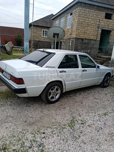 Mercedes 190 1989, 100,000 km - 2.0 л - Astara