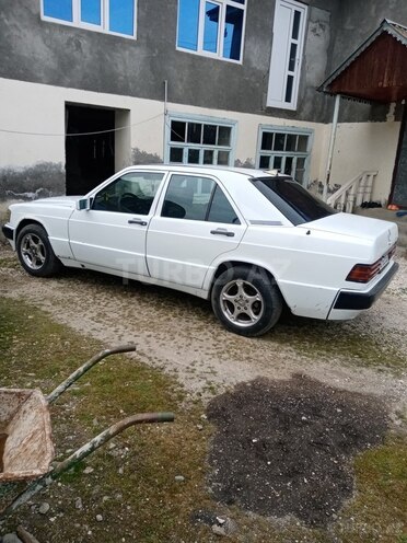 Mercedes 190 1989, 100,000 km - 2.0 л - Astara